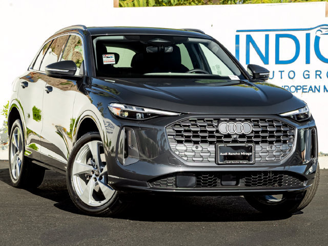 Used 2025 Audi Q5 Premium Plus w/ Premium Plus AWD/4WD image 4