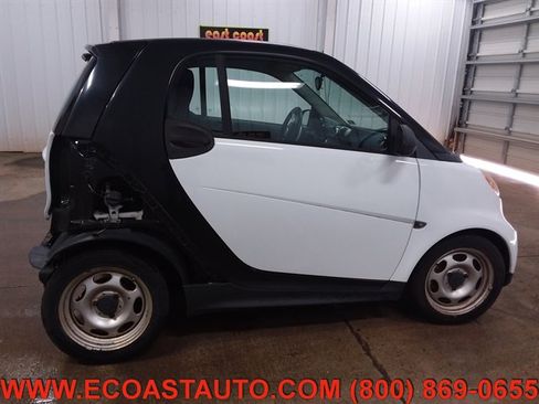 Used 2013 smart fortwo pure image 2