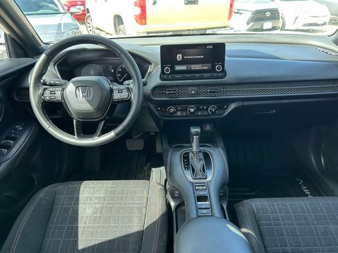 Used 2025 Honda HR-V Sport image 16