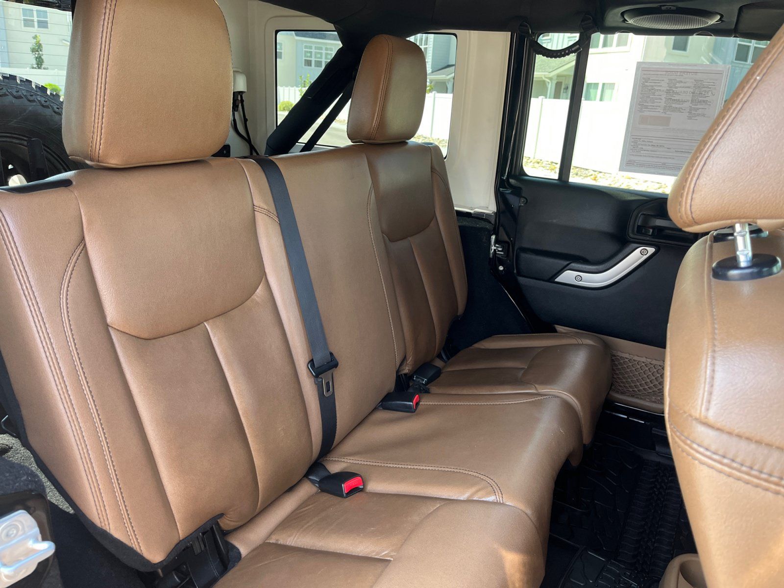 Used 2013 Jeep Wrangler Unlimited Rubicon w/ Connectivity Group AWD/4WD image 18