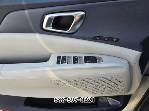 Used 2026 Kia Carnival EX FWD image 32