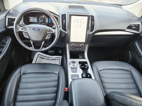 Used 2024 Ford Edge SEL image 9