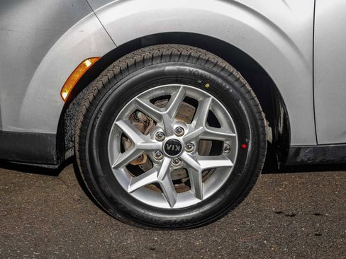 Used 2021 Kia Soul S image 12