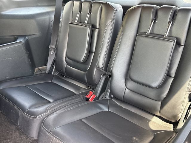 Used 2019 Ford Explorer XLT w/ Equipment Group 202A FWD image 22
