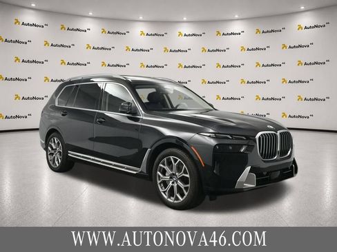 Used 2024 BMW X7 xDrive40i w/ Premium Package AWD/4WD image 11