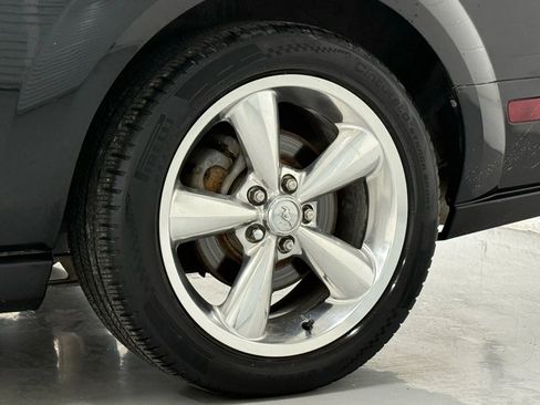 Used 2009 Ford Mustang GT Deluxe image 28