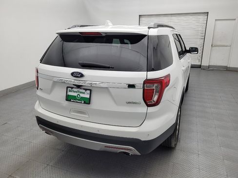 Used 2017 Ford Explorer XLT FWD image 7
