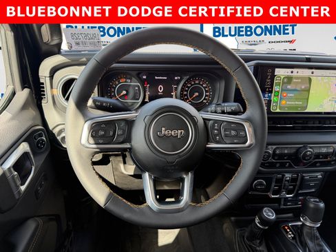 Used 2024 Jeep Wrangler Unlimited Sahara w/ Technology Group AWD/4WD image 13