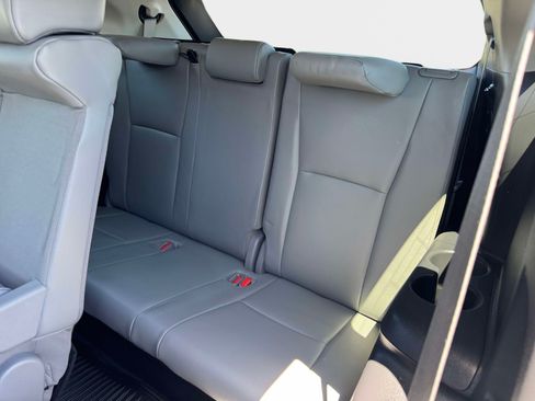 Certified 2020 Toyota Highlander XLE AWD/4WD image 17