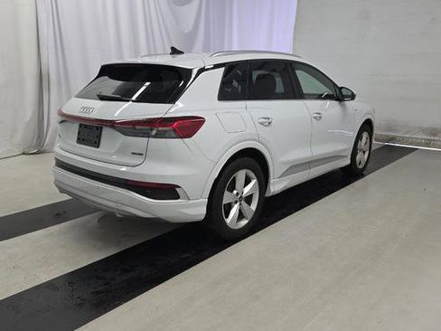 Used 2024 Audi Q4 e-tron Premium w/ Convenience Package image 5