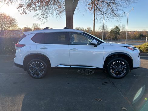 New 2026 Nissan Rogue Platinum w/ Platinum Premium Package image 8