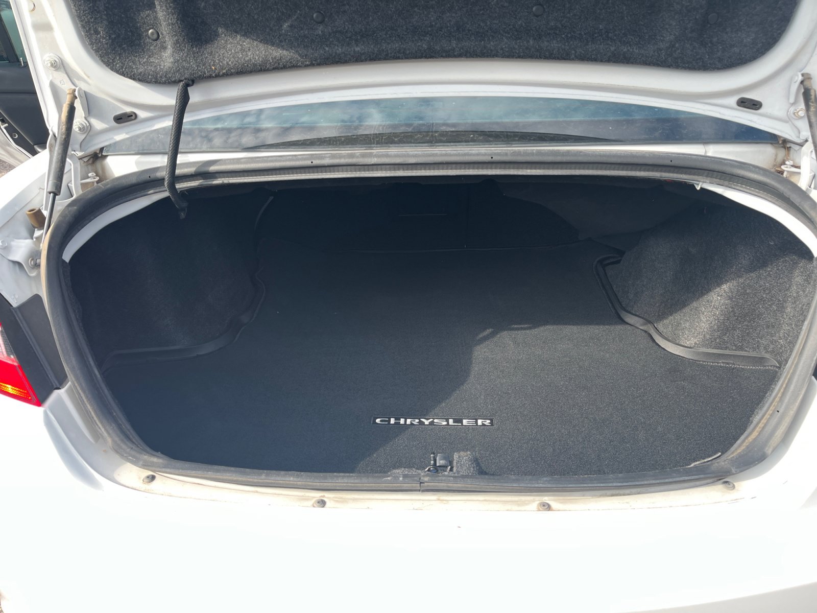 Used 2013 Chrysler 200 Touring FWD image 29