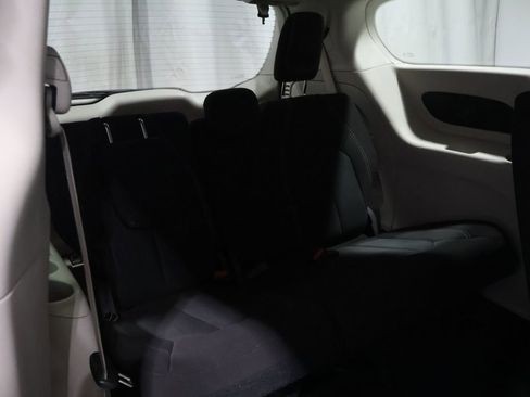Used 2023 Chrysler Voyager LX image 20