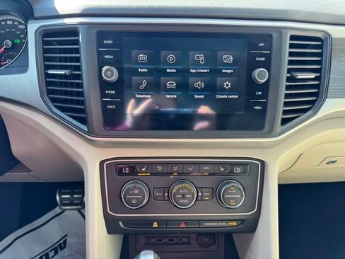 Used 2020 Volkswagen Atlas SE w/ Panoramic Sunroof Package image 32