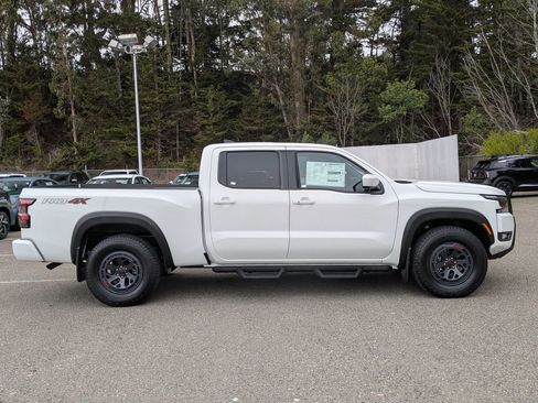 New 2026 Nissan Frontier PRO-4X w/ Pro-4x Convenience Package image 4