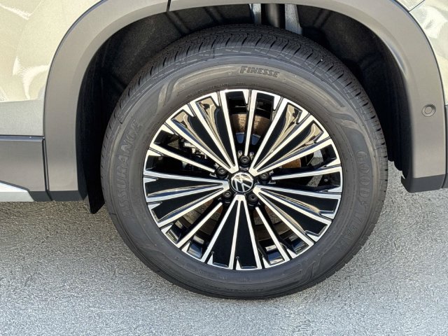 Certified 2026 Volkswagen Tiguan S w/ 18" Wheel Package FWD image 5