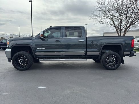 Used 2017 GMC Sierra 2500 SLT w/ Duramax Plus Package image 4