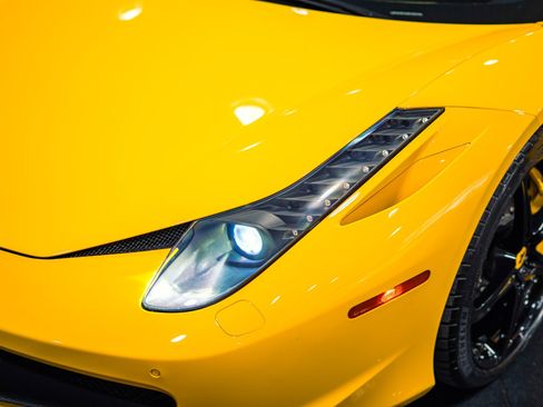 Used 2011 Ferrari 458 Italia Coupe RWD image 11