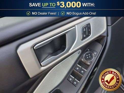 Used 2024 Ford Explorer Platinum w/ Technology Package AWD/4WD image 16