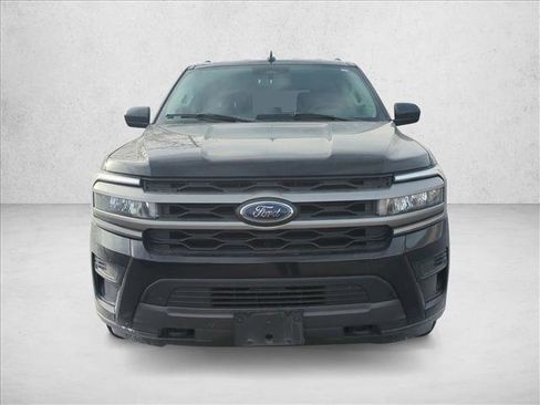 Used 2023 Ford Expedition XLT image 2