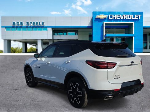 Used 2023 Chevrolet Blazer RS w/ Driver Confidence II Package FWD image 3