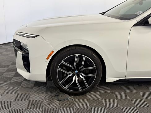 Certified 2023 BMW 760i xDrive image 10