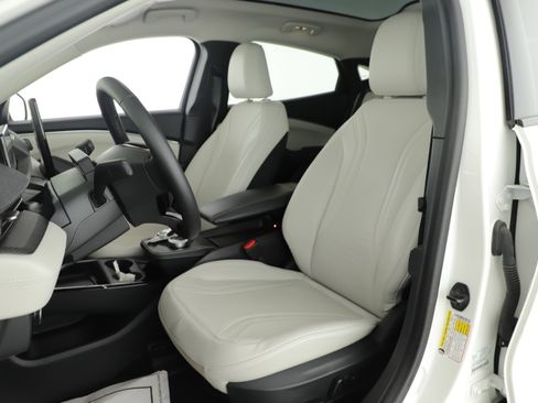 Used 2024 Ford Mustang Mach-E Premium image 7