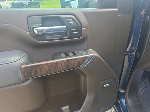 Used 2022 GMC Sierra 3500 Denali w/ Denali Ultimate Package AWD/4WD image 16