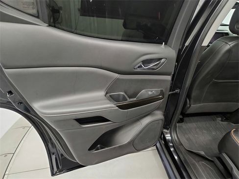 Used 2023 GMC Acadia AT4 image 28
