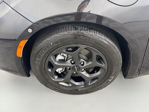 Used 2022 Chrysler Pacifica Touring-L w/ S Appearance Package image 36