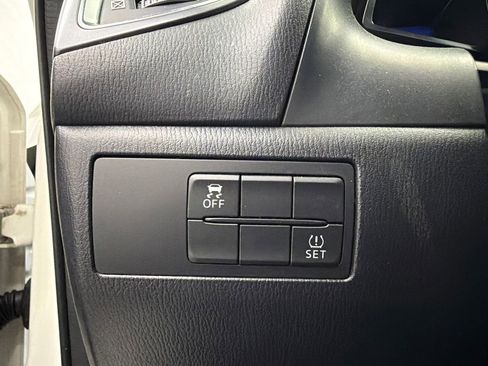 Used 2018 MAZDA MAZDA3 Grand Touring image 29