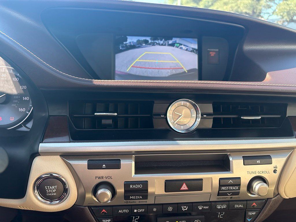 Used 2016 Lexus ES 350 w/ Luxury Package w/Wood Trim FWD image 14