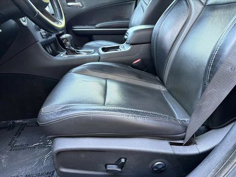 Used 2019 Dodge Charger SXT w/ Leather Interior Group RWD image 12