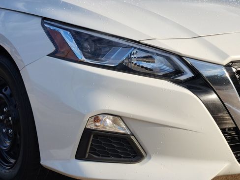 Used 2021 Nissan Altima 2.5 S FWD image 9