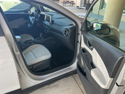Certified 2023 Hyundai Kona SEL AWD/4WD image 7