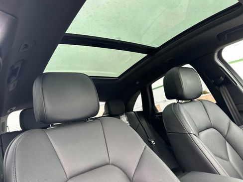 Used 2025 Porsche Macan image 18