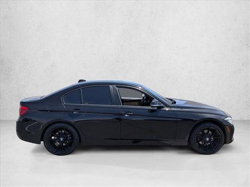 Used 2018 BMW 320i Sedan RWD image 4