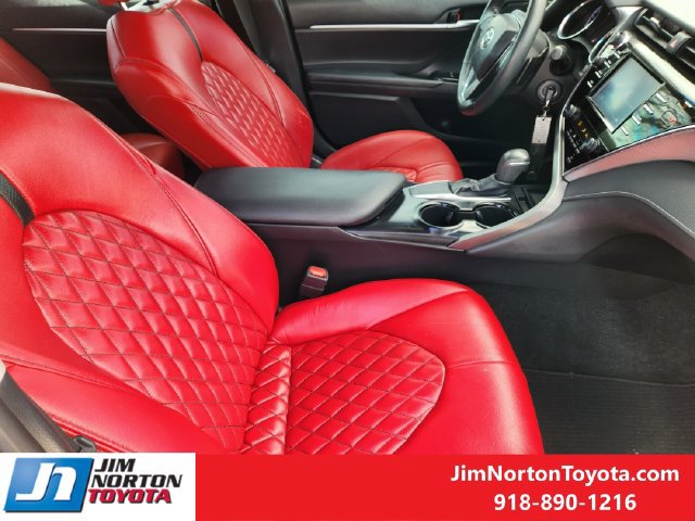 Used 2018 Toyota Camry SE w/ Moonroof Package FWD image 15