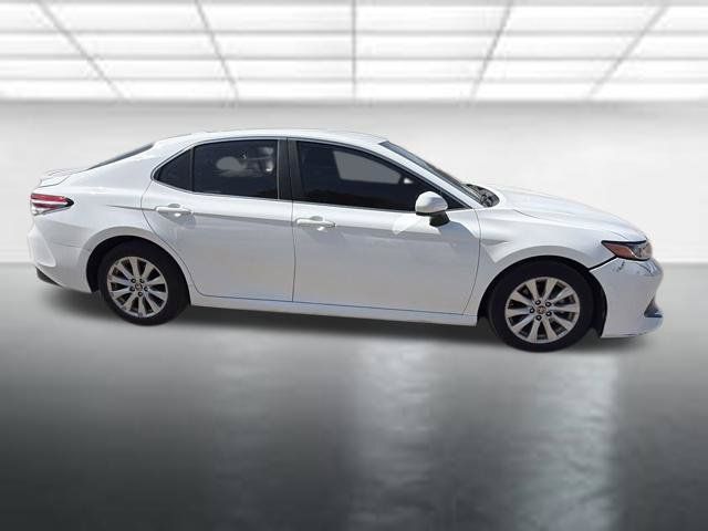 Used 2020 Toyota Camry LE FWD image 2