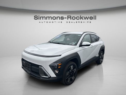 Used 2025 Hyundai Kona SEL image 4