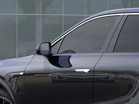 New 2026 Cadillac Lyriq Signature Luxury image 12