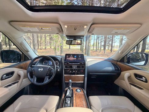 Used 2022 Nissan Armada SL w/ Captain's Chairs Package RWD image 2