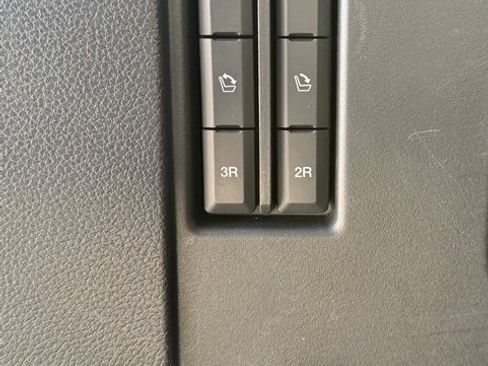 Used 2021 Ford Expedition Limited image 28