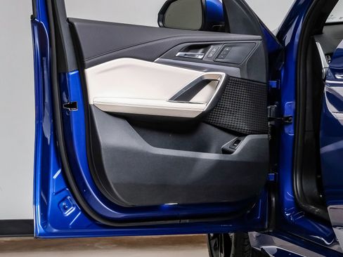 Used 2025 BMW X2 xDrive28i image 44