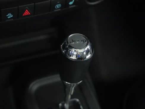 Used 2017 Jeep Wrangler Unlimited Sahara image 23