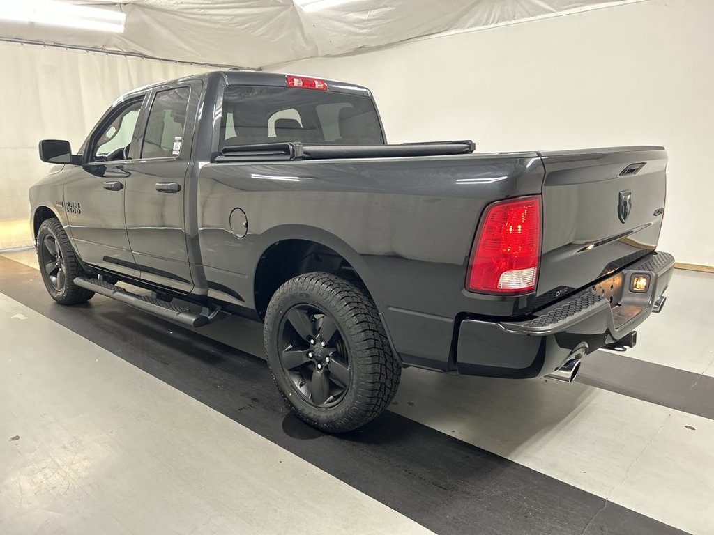Used 2018 RAM 1500 Express w/ Black Ram 1500 Express Group AWD/4WD image 7