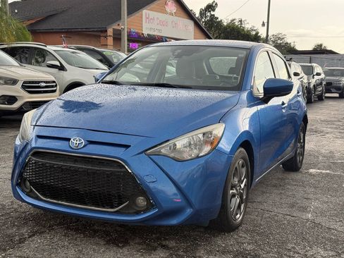 Used 2020 Toyota Yaris LE FWD image 3