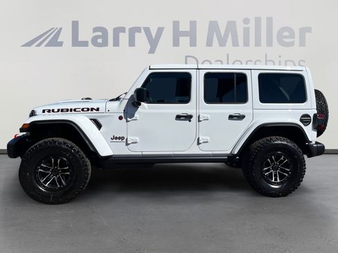 Used 2026 Jeep Wrangler Unlimited Rubicon image 2