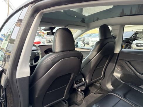 Used 2024 Tesla Model Y Long Range AWD/4WD image 22