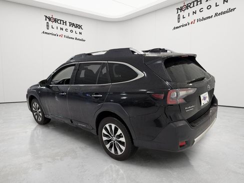 Used 2025 Subaru Outback Touring XT AWD/4WD image 3